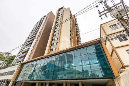 Apartamento com 3 Quartos para alugar, 176m² no Água Verde, Curitiba