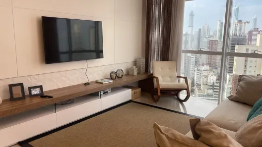 Apartamento com 3 Quartos para alugar, 120m² no Centro, Balneário Camboriú