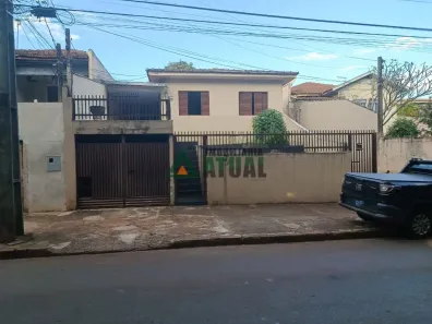 Casa com 2 Quartos à venda, 168m² no Califórnia, Londrina