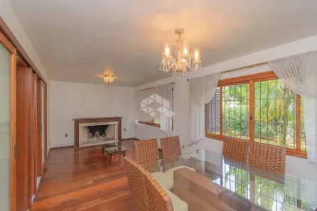 Casa com 3 Quartos à venda, 323m² no Três Figueiras, Porto Alegre