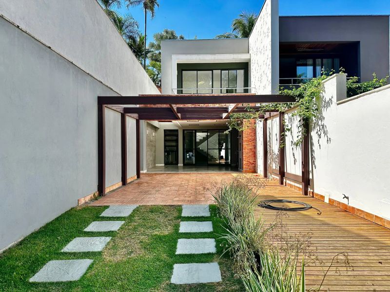 Casa com 4 quartos — Planalto, Belo Horizonte