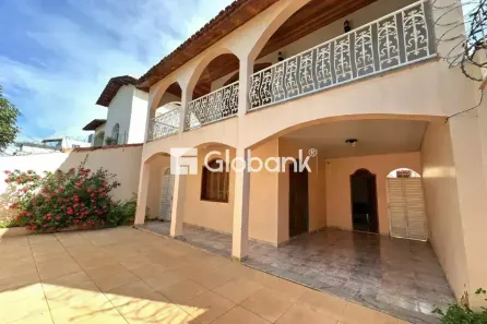 Casa com 5 Quartos à venda, 200m² no Cândida Câmara, Montes Claros