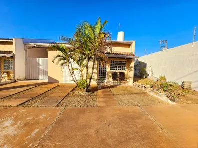 Casa de Condomínio com 3 Quartos à venda, 216m² no Recanto dos Pássaros, Cuiabá