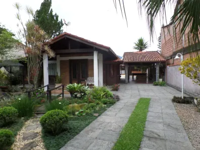 Casa de Condomínio com 3 Quartos à venda, 236m² no Várzea Alegre, Guapimirim