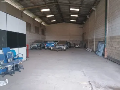 Galpão/Depósito/Armazém para alugar, 350m² no Águas Claras, Salvador