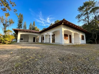 Casa com 3 Quartos para alugar, 235m² no Coloninha, Gaspar
