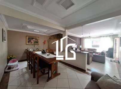 Casa com 4 Quartos à venda, 337m² no Jardim Márcia, Suzano