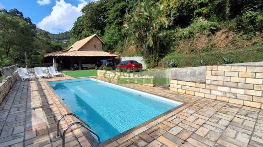 Casa com 5 Quartos à venda, 258m² no Nogueira, Petrópolis