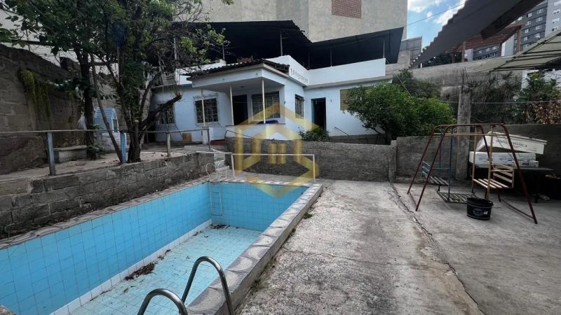 Casa com 4 quartos — Sagrada Família, Belo Horizonte