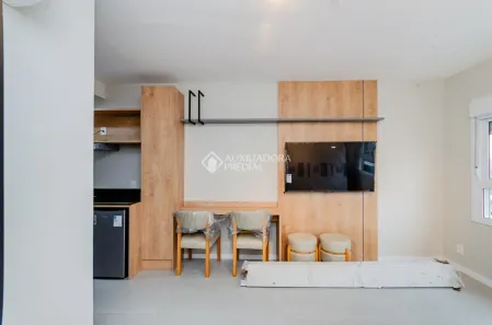 Apartamento com 1 Quarto para alugar, 27m² no Passo da Areia, Porto Alegre