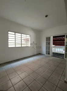 Casa com 4 Quartos para alugar, 220m² no Jardim América, Jacareí