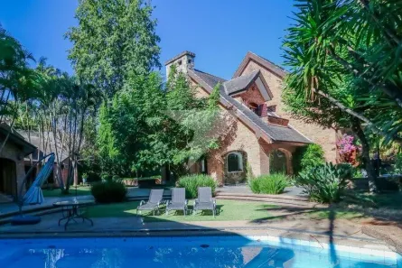 Casa com 5 Quartos à venda, 984m² no Jardim Leonor, São Paulo