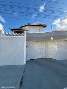 Casa com 3 Quartos à venda, 250m² no , Guanambi