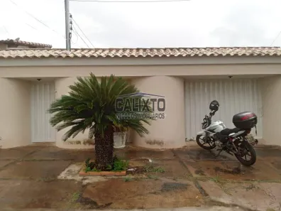 Casa de Condomínio com 2 Quartos à venda, 90m² no Jardim Holanda, Uberlândia
