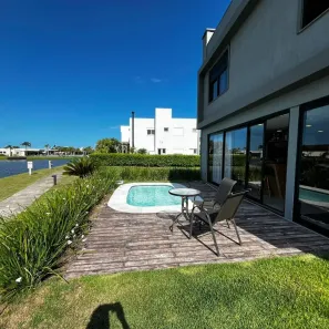 Casa de Condomínio com 4 Quartos à venda, 214m² no , Xangri-Lá