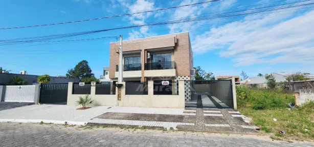 Sobrado com 3 Quartos à venda, 114m² no Balneário Coroados, Guaratuba