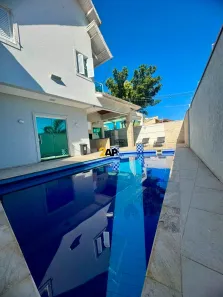 Casa com 3 Quartos à venda, 360m² no Parque Assunção, Taboão da Serra