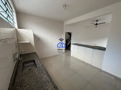 Sobrado com 4 Quartos à venda, 290m² no Centro, Caraguatatuba