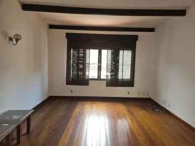 Sobrado com 3 Quartos para alugar, 111m² no Castelanea, Petrópolis