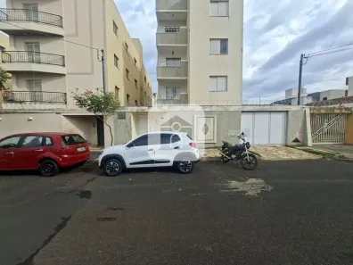 Apartamento com 2 Quartos para alugar, 102m² no Santa Mônica, Uberlândia