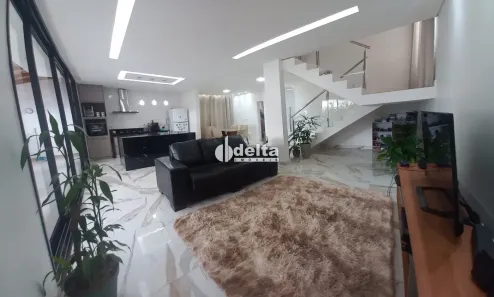 Casa com 3 Quartos à venda, 205m² no Jardim Inconfidência, Uberlândia