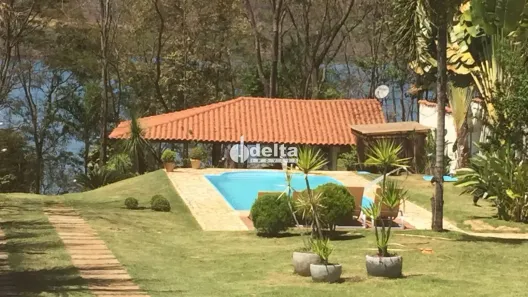 Fazenda/Sítio com 4 Quartos à venda, 600m² no Centro, Uberlândia