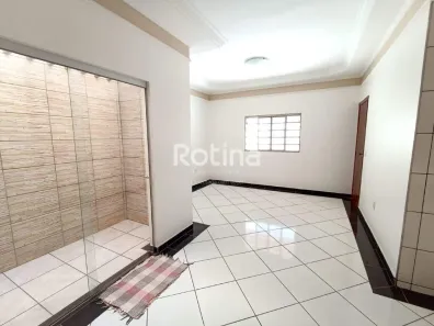 Casa com 4 Quartos à venda, 185m² no Jardim Patrícia, Uberlândia