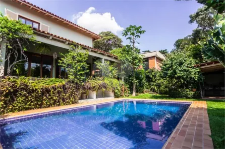 Sobrado com 5 Quartos à venda, 500m² no Jardim Leonor, São Paulo