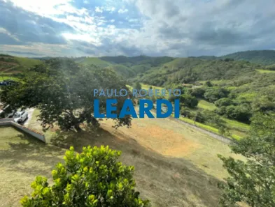 Fazenda/Sítio com 4 Quartos à venda, 274m² no Costinha, São José dos Campos