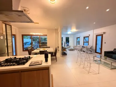 Casa de Condomínio com 4 Quartos à venda, 300m² no Piatã, Salvador