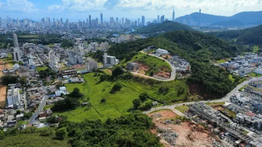 Lote/Terreno à venda, 3000m² no São Francisco de Assis, Camboriú