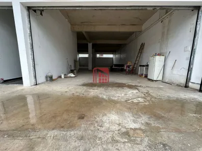 Ponto Comercial para alugar, 300m² no Cabral, Contagem