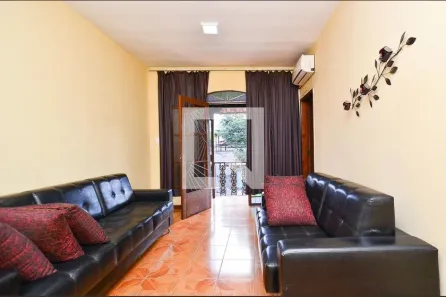 Casa com 5 Quartos à venda, 200m² no São Geraldo, Belo Horizonte