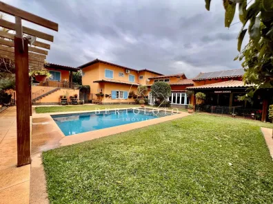 Casa com 6 Quartos à venda, 500m² no Nogueira, Petrópolis