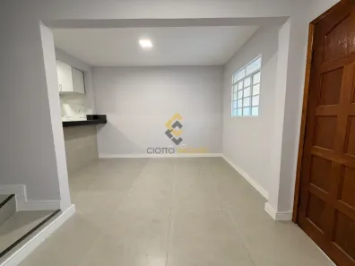 Casa com 3 Quartos para alugar, 95m² no Itapoã, Belo Horizonte