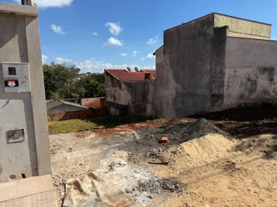 Lote/Terreno à venda, 250m² no Tarobá, Londrina