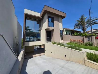 Sobrado com 4 Quartos à venda, 230m² no Parque Nova Jandira, Jandira
