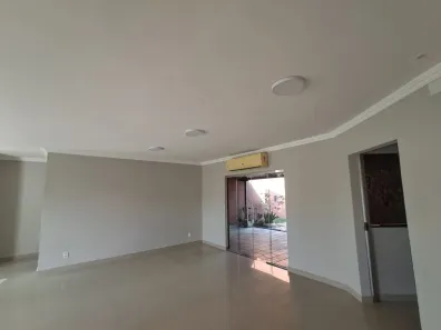 Casa de Condomínio com 4 Quartos para alugar, 230m² no Parque 10 de Novembro, Manaus