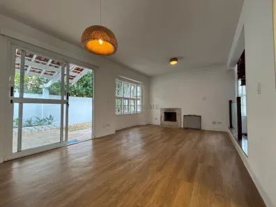 Casa de Condomínio com 3 Quartos para alugar, 156m² no Granja Viana, Cotia