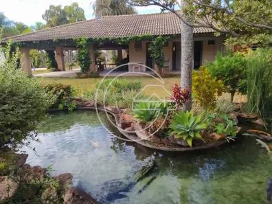 Fazenda/Sítio com 4 Quartos para alugar, 10m² no Centro, Marília