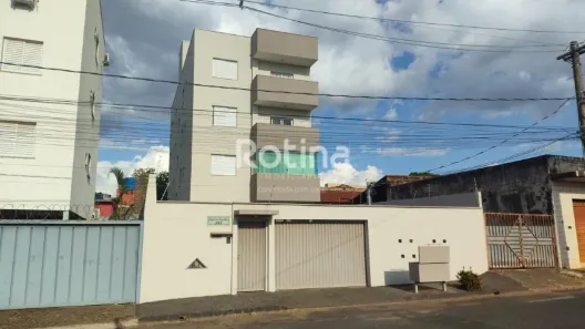 Apartamento com 2 Quartos para alugar, 60m² no Segismundo Pereira, Uberlândia