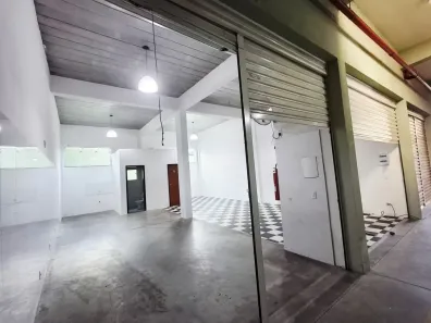 Ponto Comercial para alugar, 80m² no Parque São George, Cotia