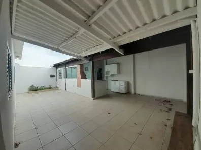 Casa com 3 Quartos à venda, 230m² no Santa Mônica, Uberlândia