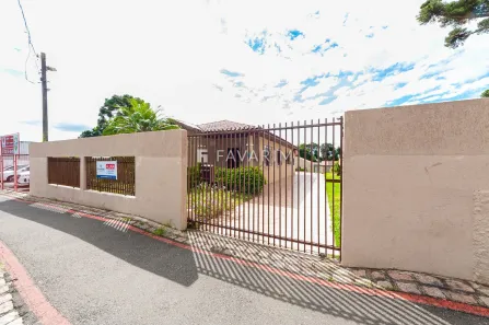 Imóvel Comercial com 3 Quartos para alugar, 140m² no São Braz, Curitiba