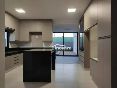 Casa de Condomínio com 4 Quartos para alugar, 231m² no Alto Umuarama, Uberlândia
