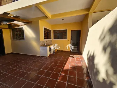 Casa com 2 Quartos para alugar, 120m² no Centro, Londrina