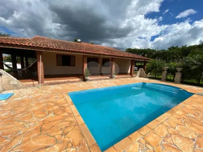 Fazenda/Sítio com 3 Quartos à venda, 424m² no Centro, Araçoiaba da Serra