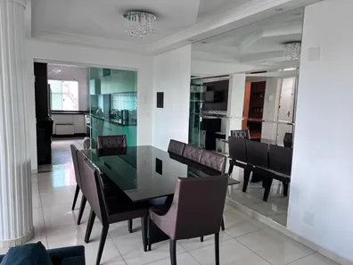 Sobrado com 6 Quartos à venda, 840m² no Xaxim, Curitiba