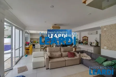 Sobrado com 6 Quartos para alugar, 650m² no Chácara Santo Antônio (Zona Sul), São Paulo