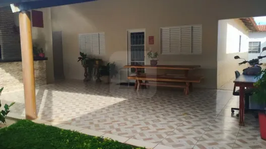 Casa com 3 Quartos à venda, 120m² no Laranjeiras, Uberlândia